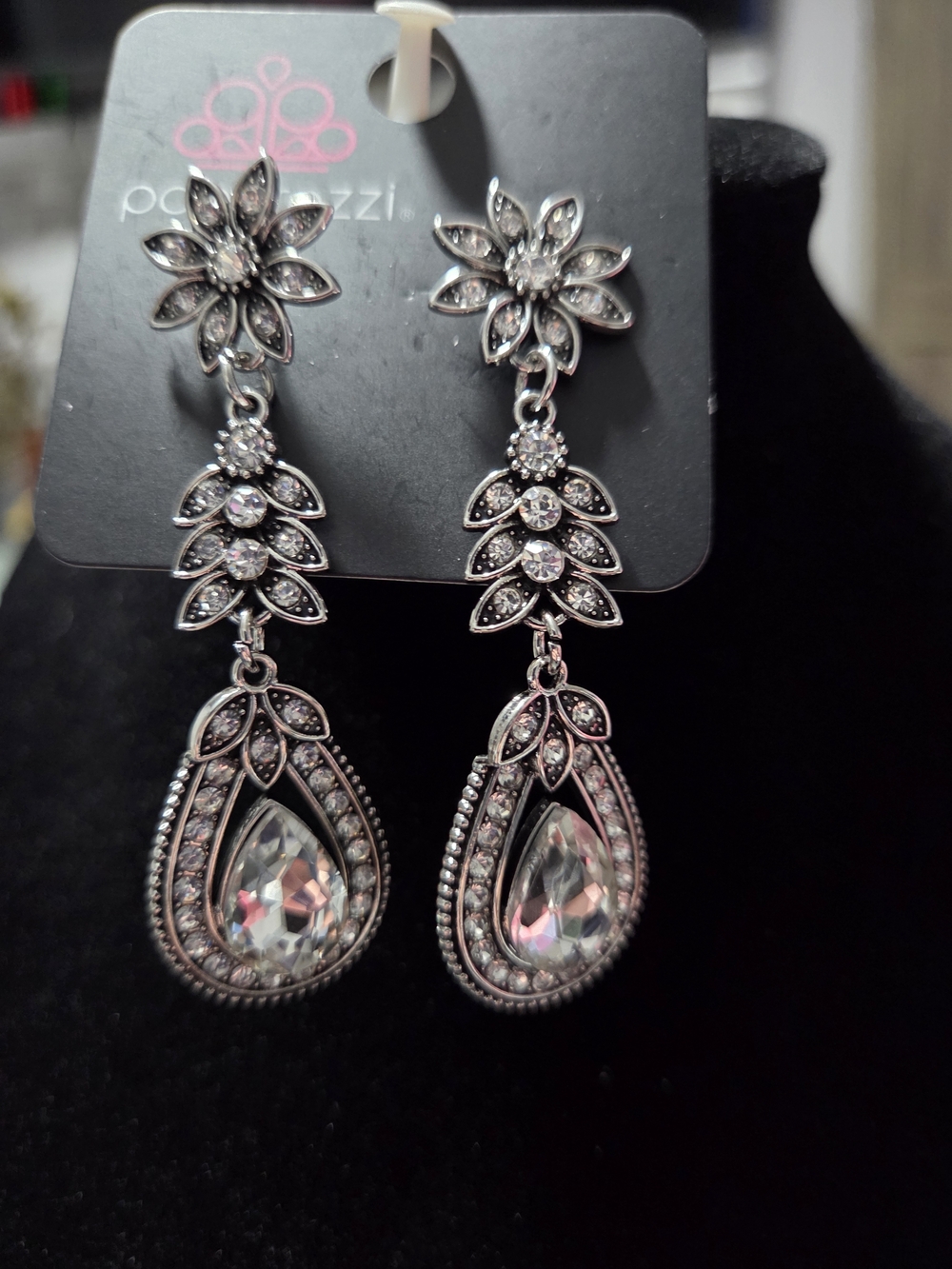 249# paparazzi Silver Crystal Teardrop Dangle Earrings